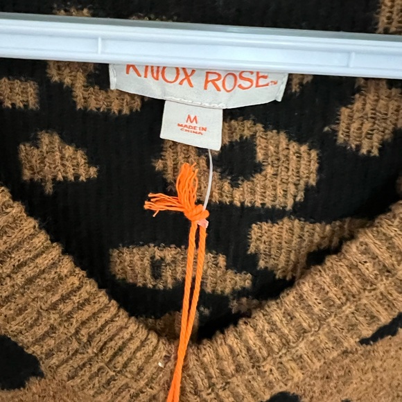 51) Knox Rose Women's animal print  V-Neck Pullover Sweater NWT size MEDIUM - Picture 4 of 5